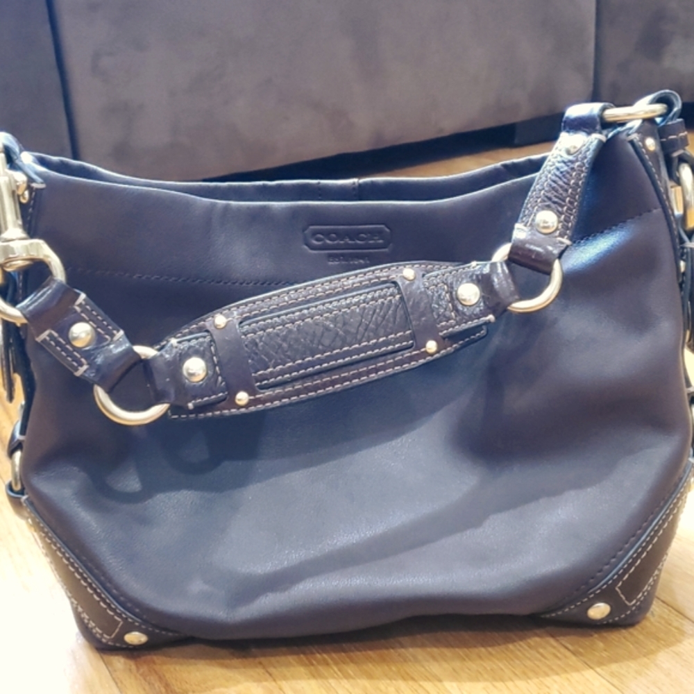 Coach women's shoulder bag